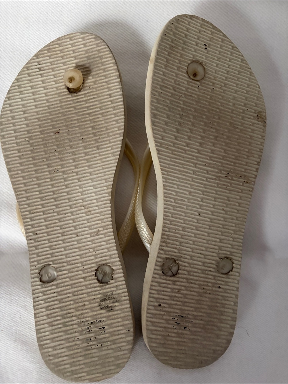 Havaianas Slim Flip Flops in Light Beige - Picture 4 of 5